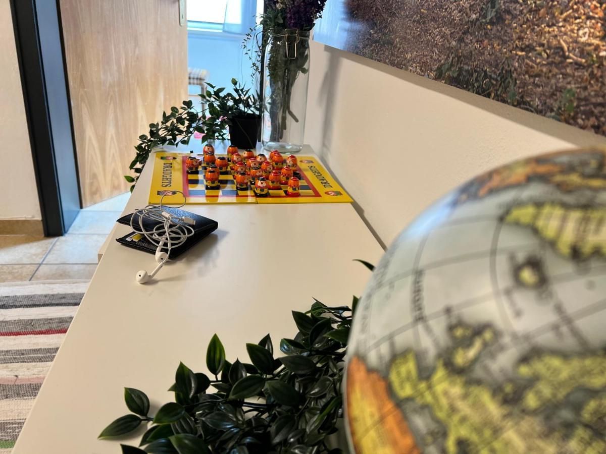 טלפס Mitten Im Zentrum Ferienwohnungen Mit Sonniger Terrasse מראה חיצוני תמונה